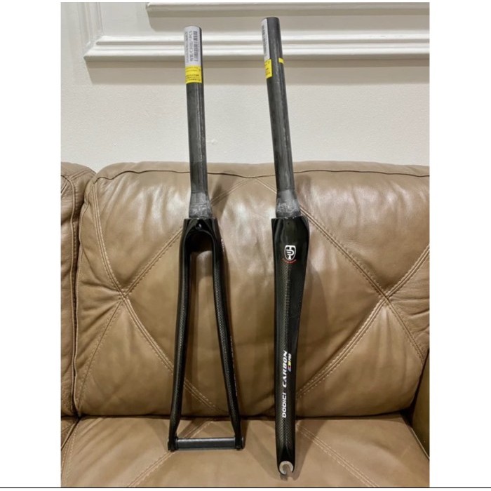 Fork/Garpu Sepeda DODICI 700c Diameter 28.6mm Full Carbon