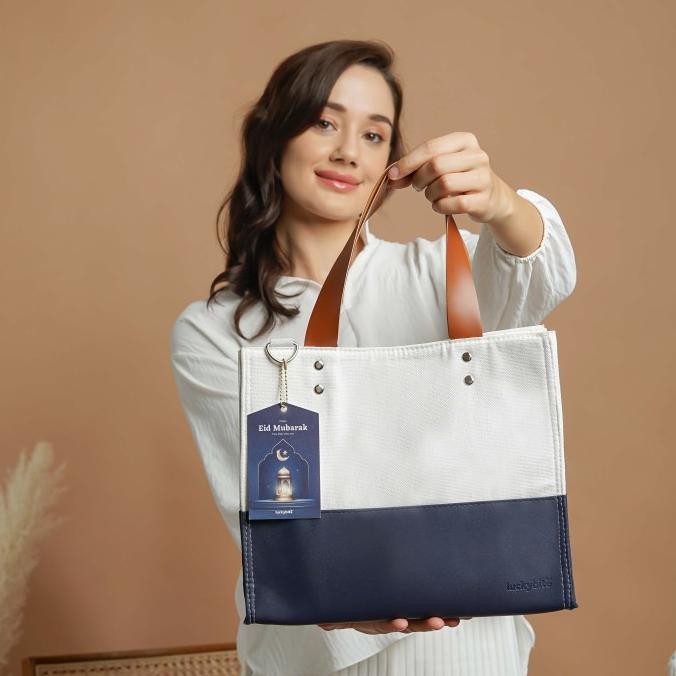 

Hampers Lebaran / Parcel Lebaran - Canvas Bag - Afiya Set - Luckybite Original Dan Terpercaya