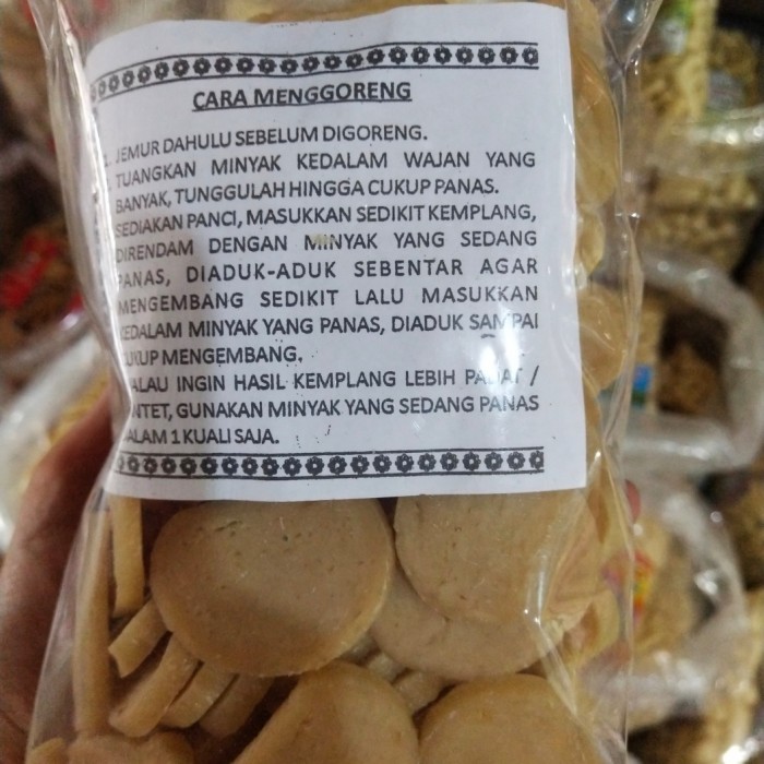 

Readyy!! Snack Kerupuk Kempelang Ikan Tenggiri Mentah Bangka