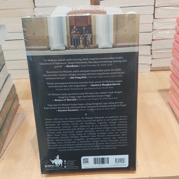 

BUKU SRI MULYANI INDRAWATI THE AUTHORIZED BIOGRAPHY - NO LIMITS : REFORMASI DENGAN HATI BY METTA