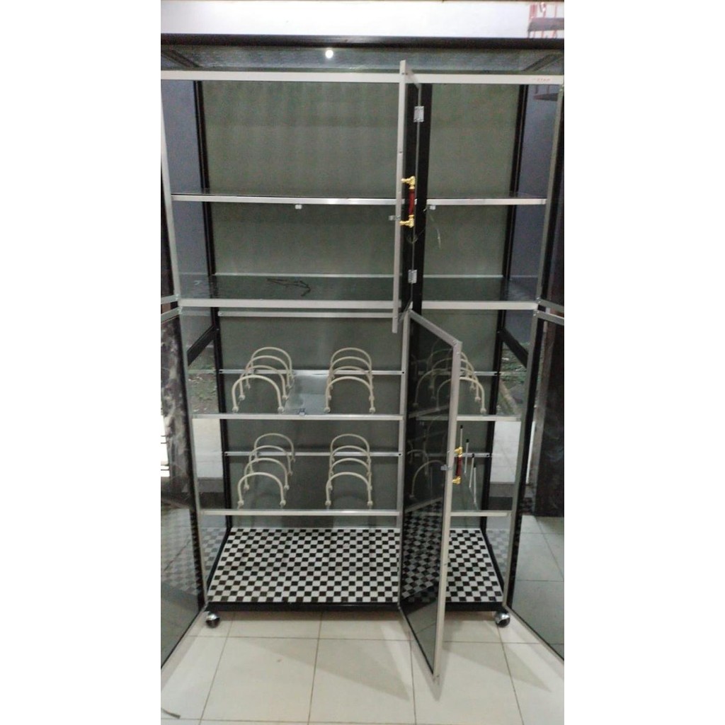 Lemari Piring Kaca Rak Piring 3 Pintu Full Kaca Riben Alas Keramik Meydenlapak