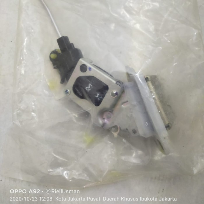 Door lock pintu bagasi ertiga original