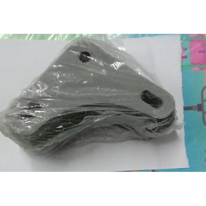 tersedia (50pcs) plat siku segitiga lubang besi - siku rak tipis