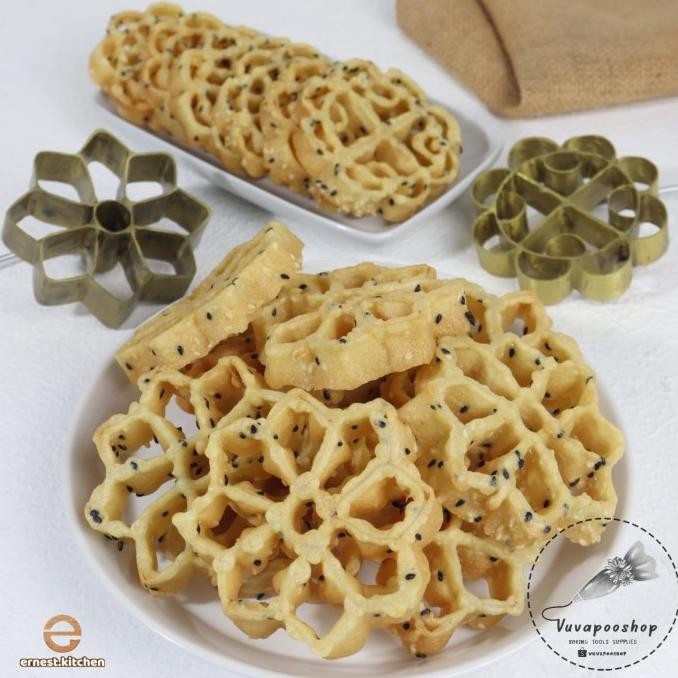 Cetakan Kembang Goyang Kuningan Cetakan Kembang Goyang Tradisional Pipinperdana