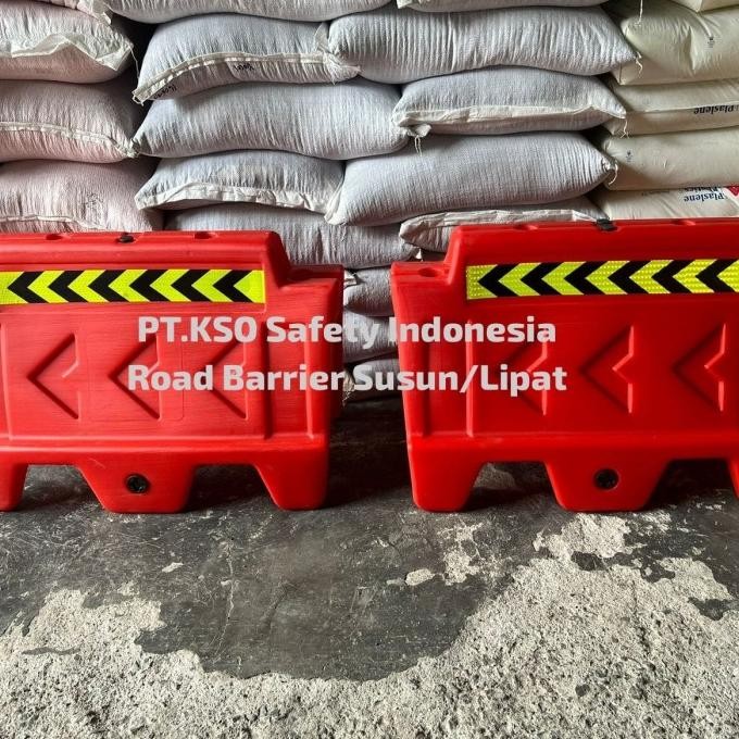 

Terjangkau Termurah! Ready Stock! Road Barrier Water Barrier Pembatas Jalan Susun