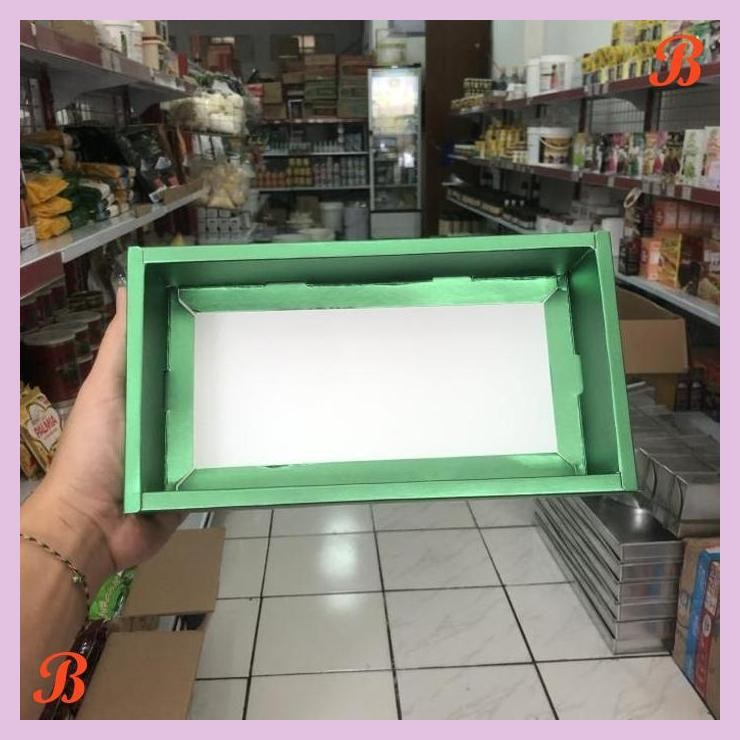 

| VRB | KOTAK LEBARAN 26 X 14 X 5 DUS CAKE BOX HAMPERS HIJAU