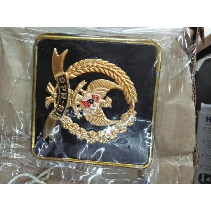 emblem DPR RI plat mobil