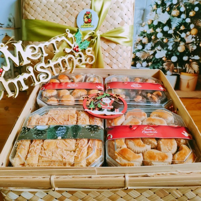 

Quarantine Christmas Cookies Hampers Kue Natal Yoseph Series 1