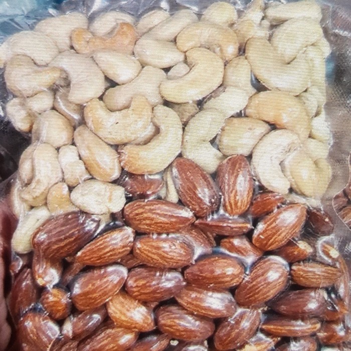 

BARANG TERLARIS Mix Almond dan Mede Roasted kemasan 500gram