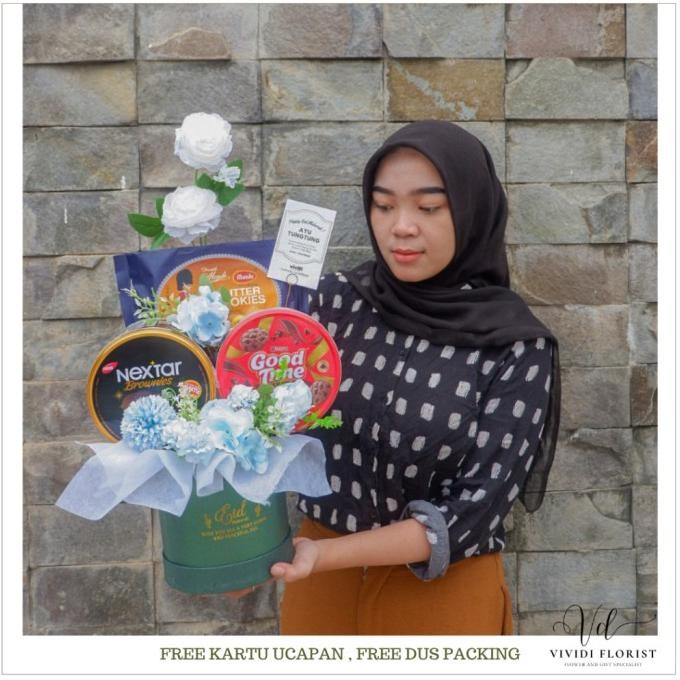

Murah [Ready] Amira Buket Bloom Box Bunga Hampers Lebaran Idul Fitri Jakarta