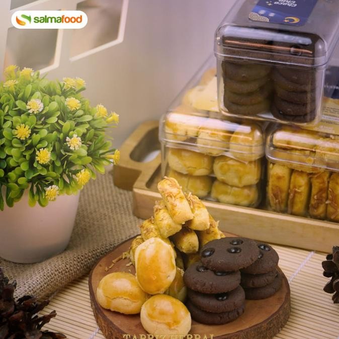 

Grosir Parcel Lebaran Paket Kue Kering Lebaran 1 Box Isi 4 Mumtaz Bakrey