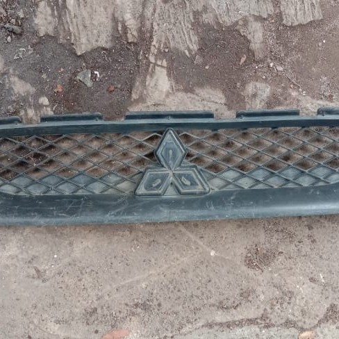 grill grille Mitsubishi Outlander