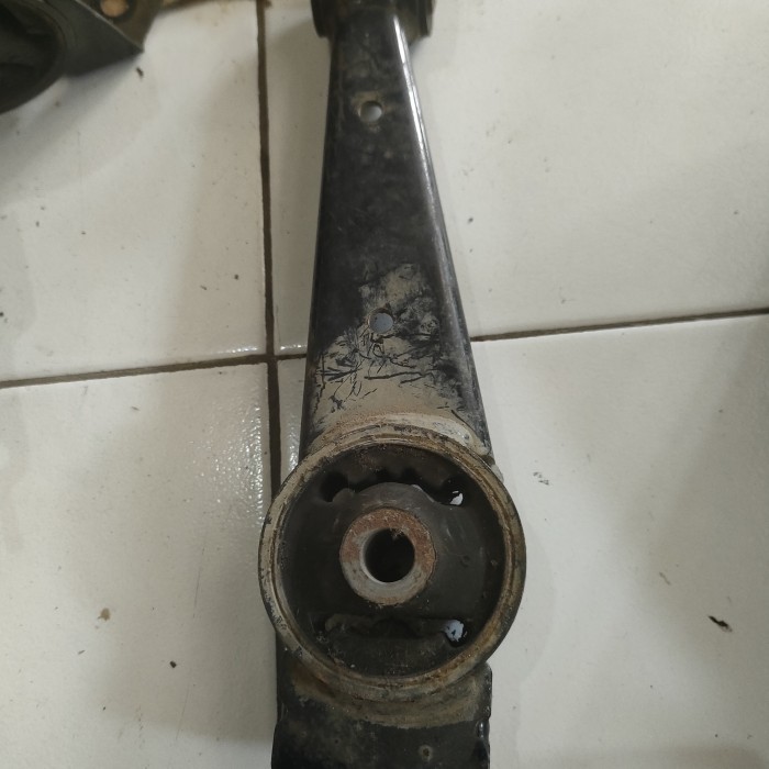 engine mounting belakang Ayla agya manual
