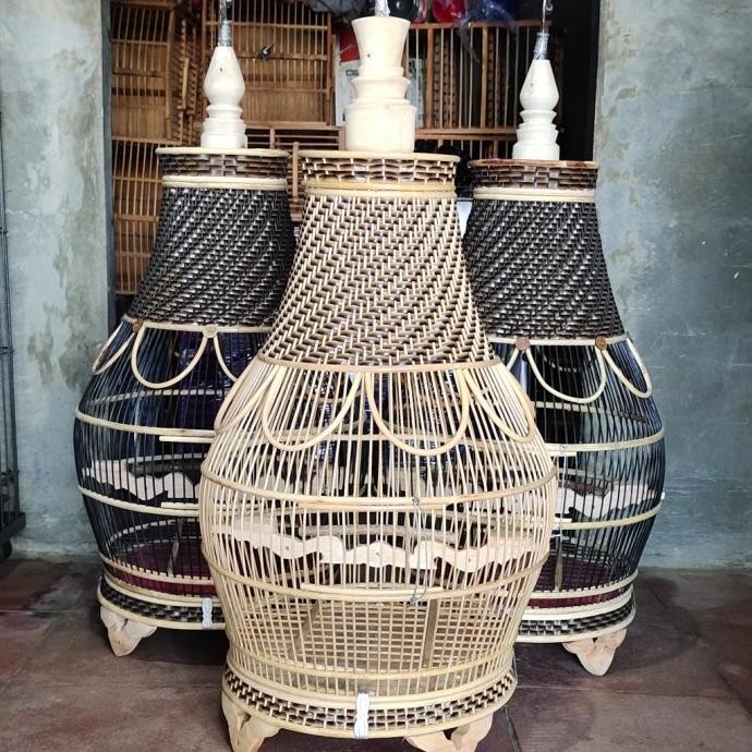 

SANGKAR BURUNG PERKUTUT,DEKORASI,DLL.ROTAN MODEL BAWANG,TERLARIS. ORIGINAL