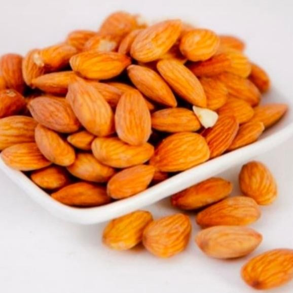 

Almond mentah asli USA berat bersih 500gr Berkualitas