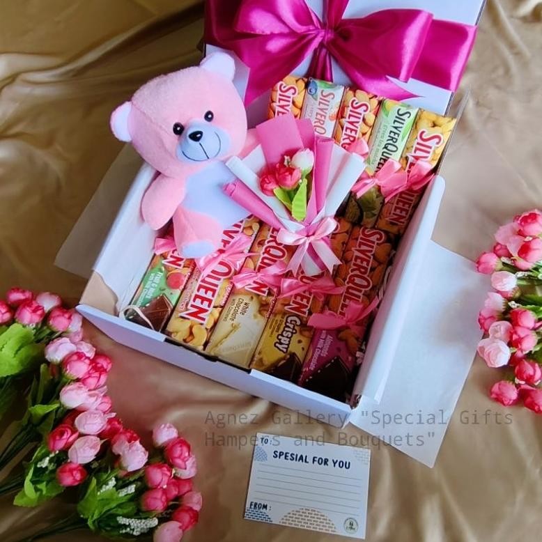 

VIRAL Hampers Coklat Snack Box / Kado Valentine Ulang Tahun Wisuda Natal / Souvenir Ulang Tahun / Silverqueen gd-324