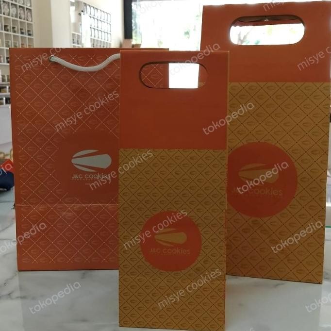 

Terlaris, Hampers Kue Kering Lebaran J&C Cookies Toples Reguler/Gift/Murah
