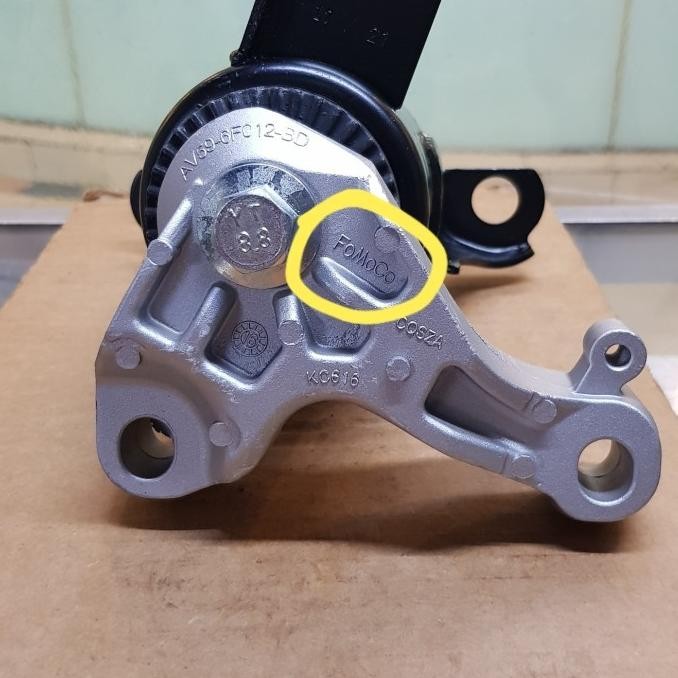 Baru Engine Mounting Kanan Ford Fiesta Fomoco Oem