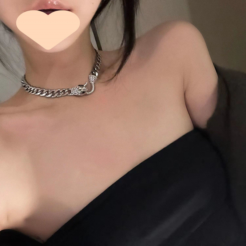 Muse Goddess Medusa Snake Cuban Necklace Snake-Shaped Necklace for Women Niche Clavicle Chain Snake 