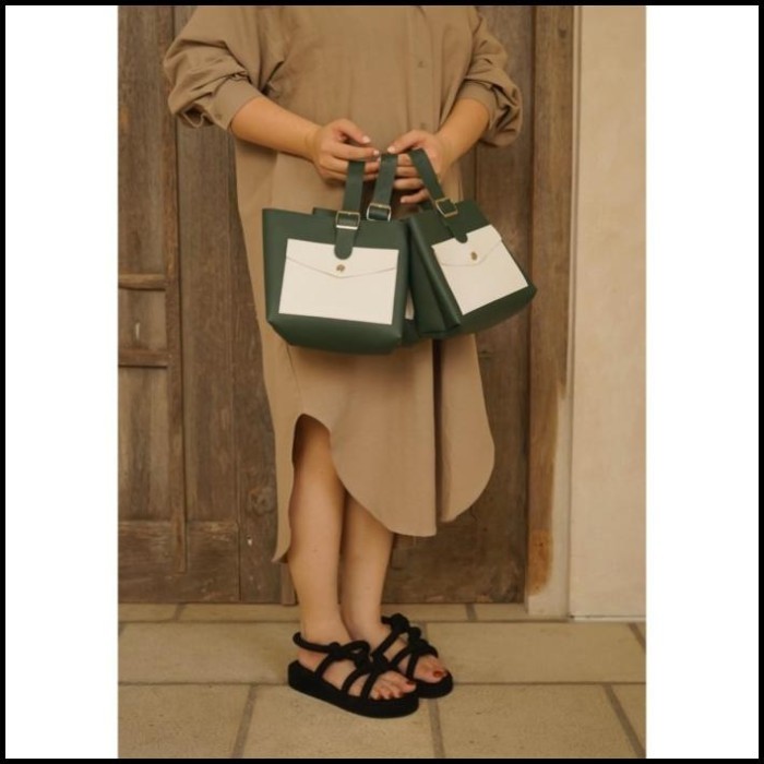 

New! Ready Muria - Hampers Eid Mubarak/Paket Lebaran/Hampers Idul Fitri/Paket Tas Terlaris - TANPA TASBIH Idul Fitri