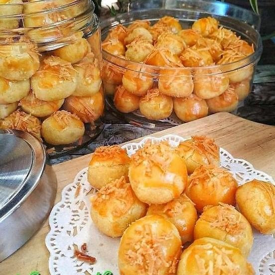 

TERMURAH KUE KERING NASTAR SPECIAL KEJU BIKIN NAGIH KUE LEBARAN | Kue Kering Premium Nastar Keju Wisman Nanas Isi 250 gram 1/4 Kg | Kue Nastar Isi Nanas Toping Keju Home Made | KUE KERING 250 GRAM Nastar Spesial Keju 100% Nanas Asli | NASTAR LUMER DAN