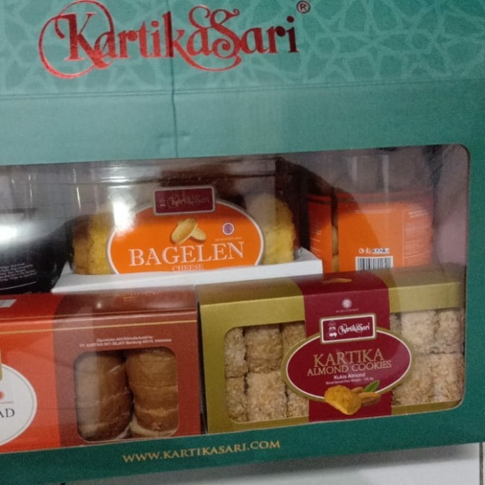 

Paket / Parcel Hampers lebaran Kartika Sari ( Paket Hampers) Terbaru