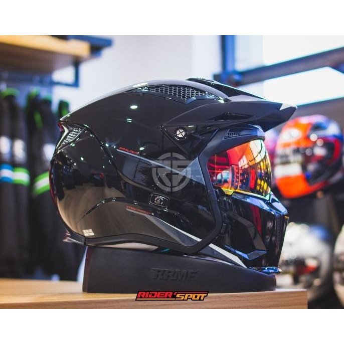 Helm Motor MT HELMET STREETFIGHTER SV S Gloss Black ECE 22.06 Original