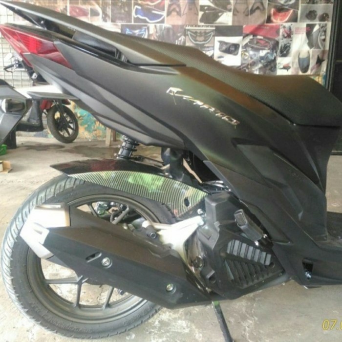 Hugger Spakbor Kolong Vario 150 125 Carbon