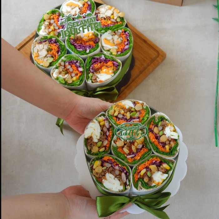 

Salad Cake - Eid / CNY / Christmas Hampers - Link for PO JABODETABEK