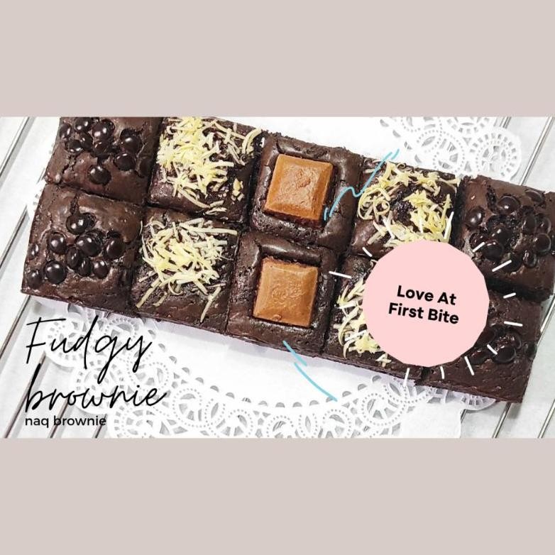 

SALE FUDGY BROWNIES CRUNCHY Toping Mix uk. 20x20 by naq brownie. Po-132