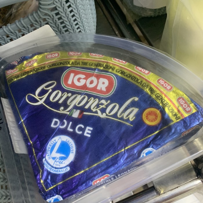 

Gorgonzola dolce (blue cheese) IMPORT