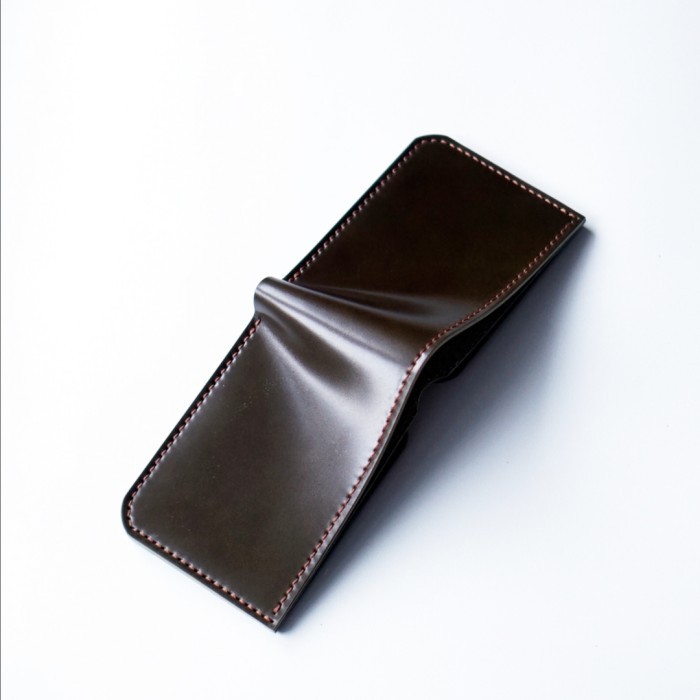 Whitehouse Leather - Mini Bifold Classic - Dompet Shell Cordovan