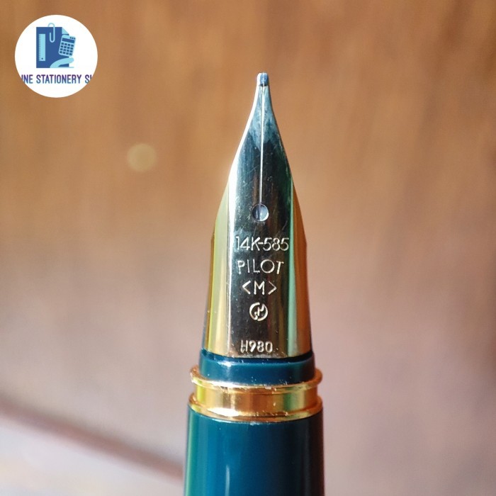 

HOT SALE! Pilot Deluxe Fountain Pen With 14k Solid Gold M Nib Pilot FD-1600R Ex Display NOS Original