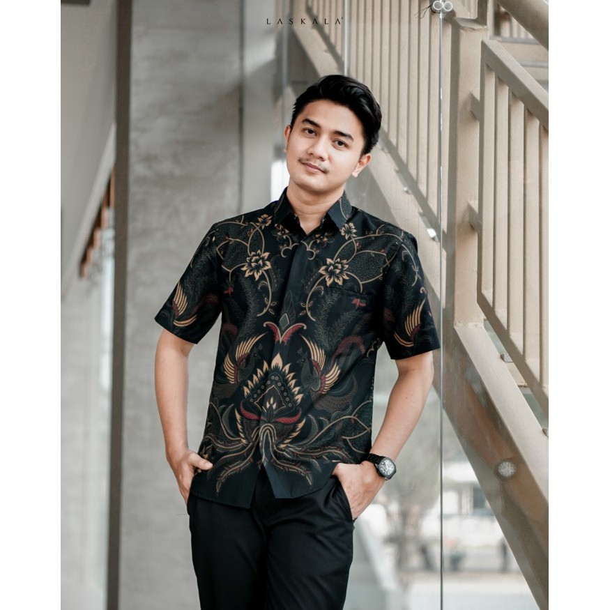 Laskala Batik Premium Slimfit Haikal Hitam Lengan Pendek Kp08A306
