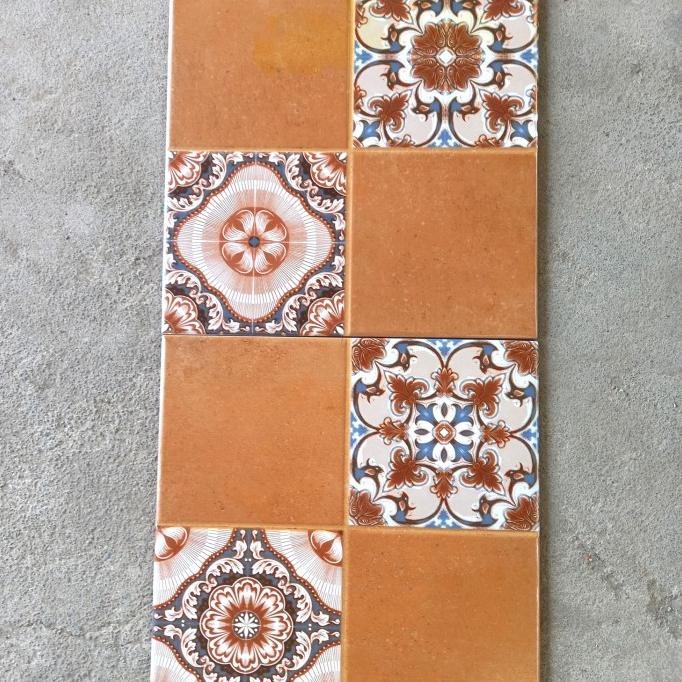 KERAMIK LANTAI 40X40 MOTIF BATIK KERATON BALI GOL
