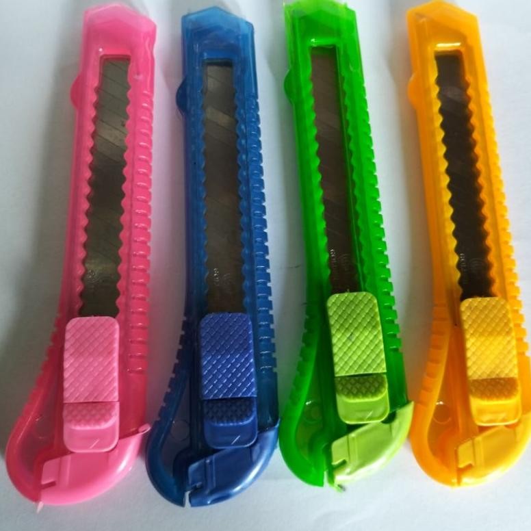 

New Arrival Pisau Cater Besar Warna Renteng