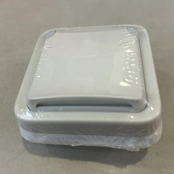 LEGRAND STOP KONTAK WATERPROOF INBOW 069869