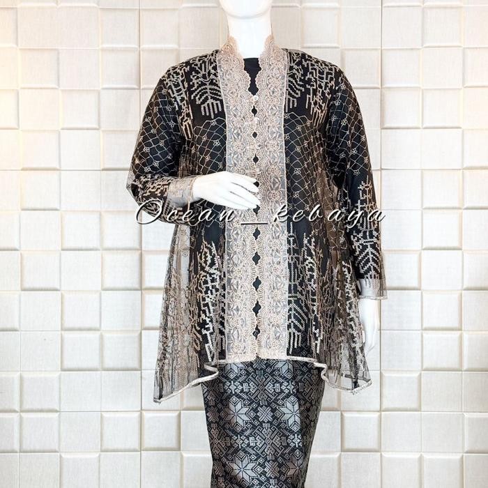 Kebaya Outer Bordir Motif Mawar