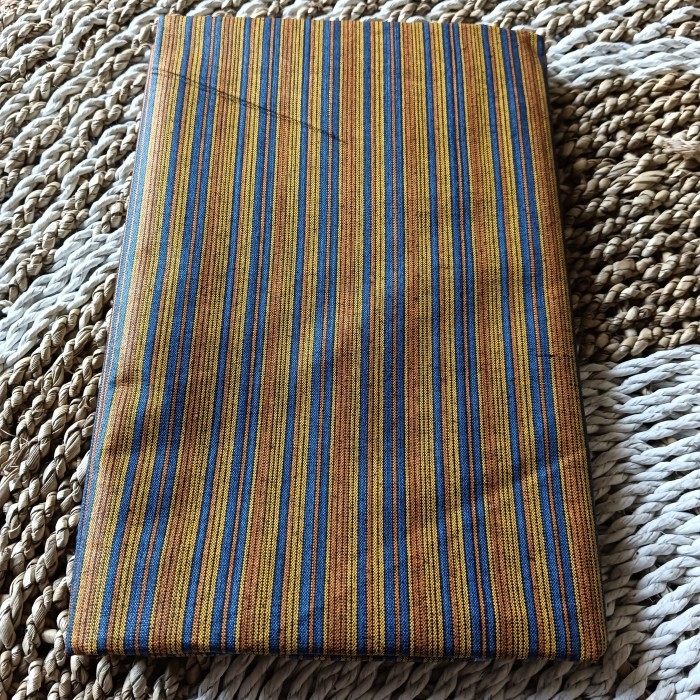 bahan kain tenun lurik kuning salur biru adat jogja solo motif baru