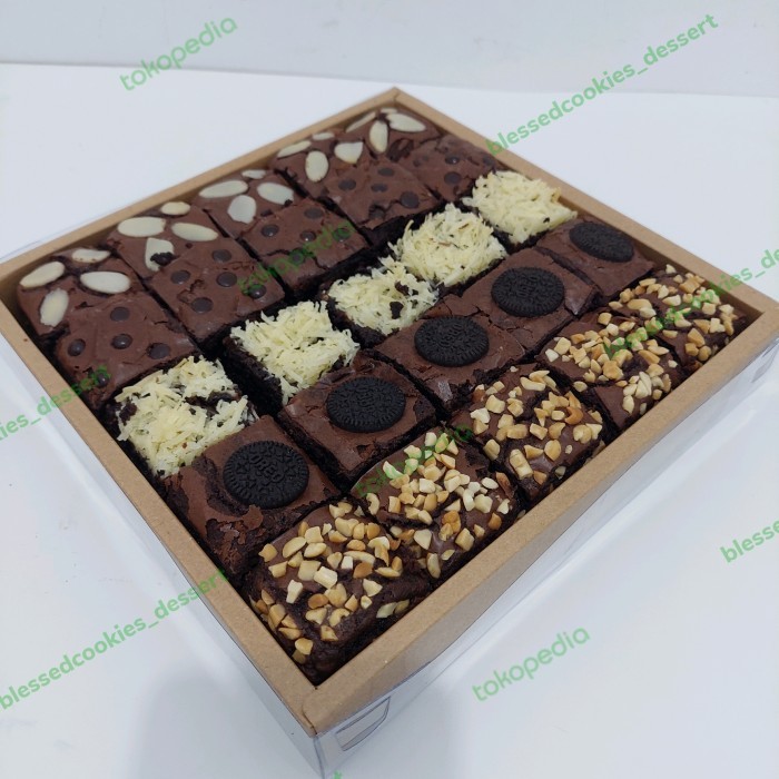 

BROWNIES KEMASAN HAMPERS 20X20