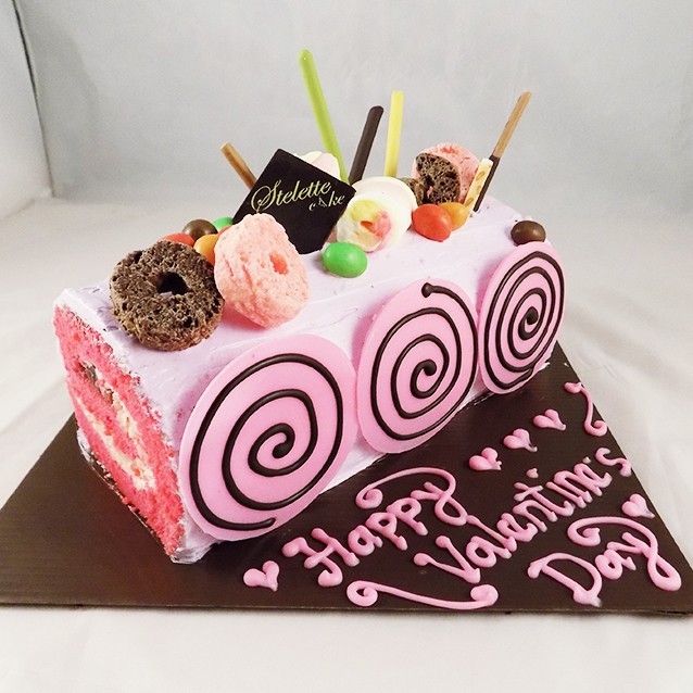 

ROLL CAKE VALENTINE / KADO / KUE / HAMPER / PARCEL / MURAH ENAK