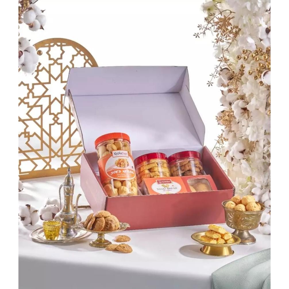 

AURORAE GIFT BOX 23 HAMPERS RAMADAN LEBARAN KARTIKA SARI 1 EID MUBARAK IDUL FITRI FESTIVE KUE LEBARAN OLEH OLEH VIRAL GIFT PARCEL HADIAH PAKET PACKAGE COOKIES