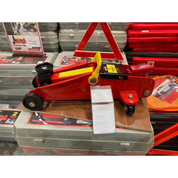 Krisbow dongkrak buaya 2 ton