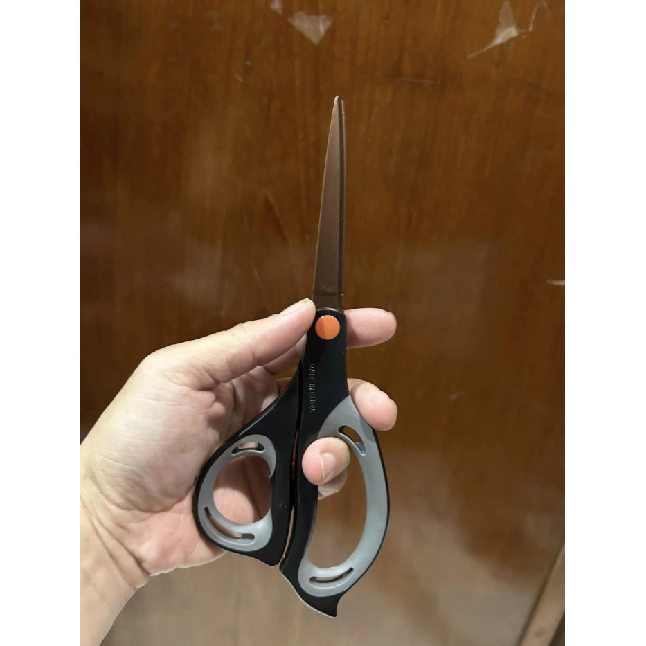 

KOKUYO GUNTING HEAVY DUTY JAPAN BAHAN TITANIUM AIROFIT SUPERIOR GLUELESS/NON-STICK - PH240D