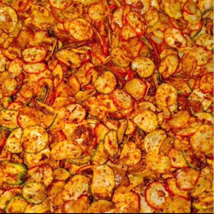 

BERKUALITAS Seblak kering krupuk bawang Food Snacks Food Snacks Pedas