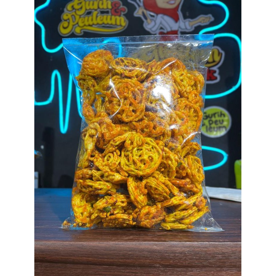 

BERGARANSI Kerpuk Seblak Mie Kuning Pedas Daun Jeruk 500g - Snack Makanan Ringan - Food