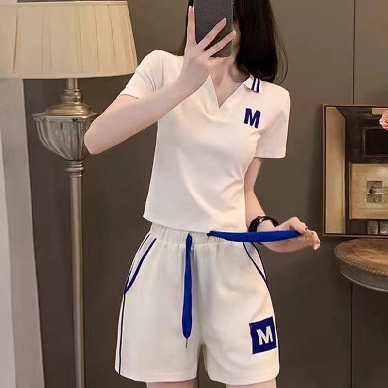 Set Olahraga Santai Wanita Slimming Lengan Pendek dan Celana Pendek Dua Bagian