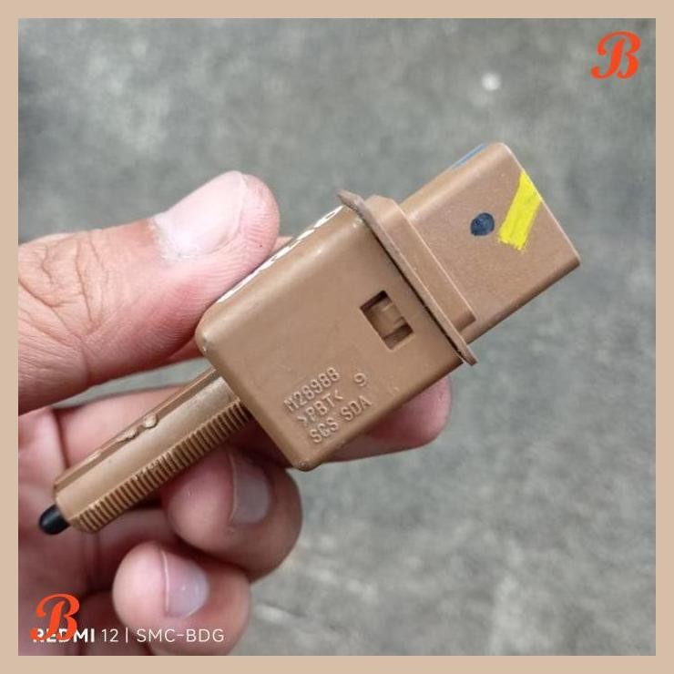 | SMB | M28988 SWITCH SENSOR PEDAL REM MOBIL HONDA BRIO MOBILIO ORIGINAL COPOTAN
