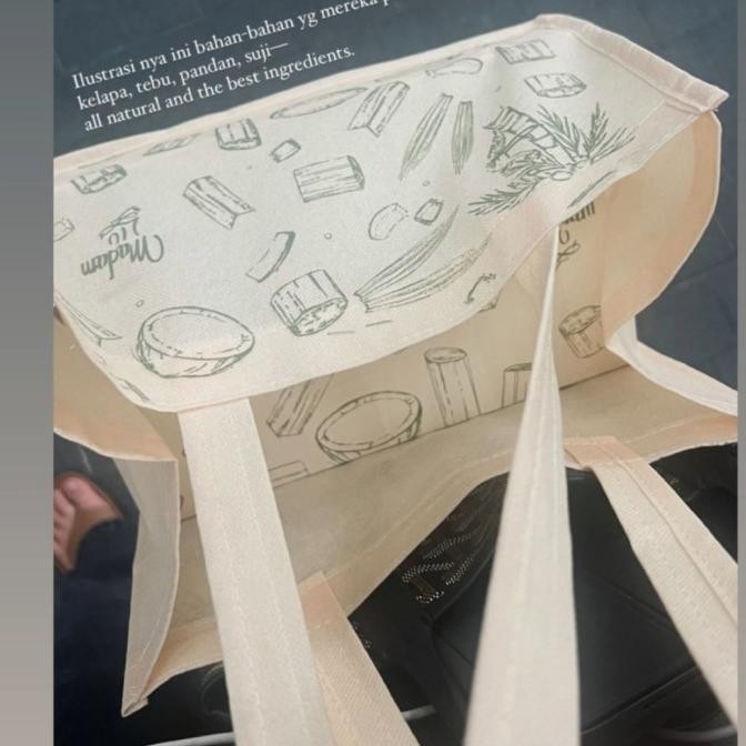 

Hampers Kue Pepe Madam Liu Original dan Terpercaya