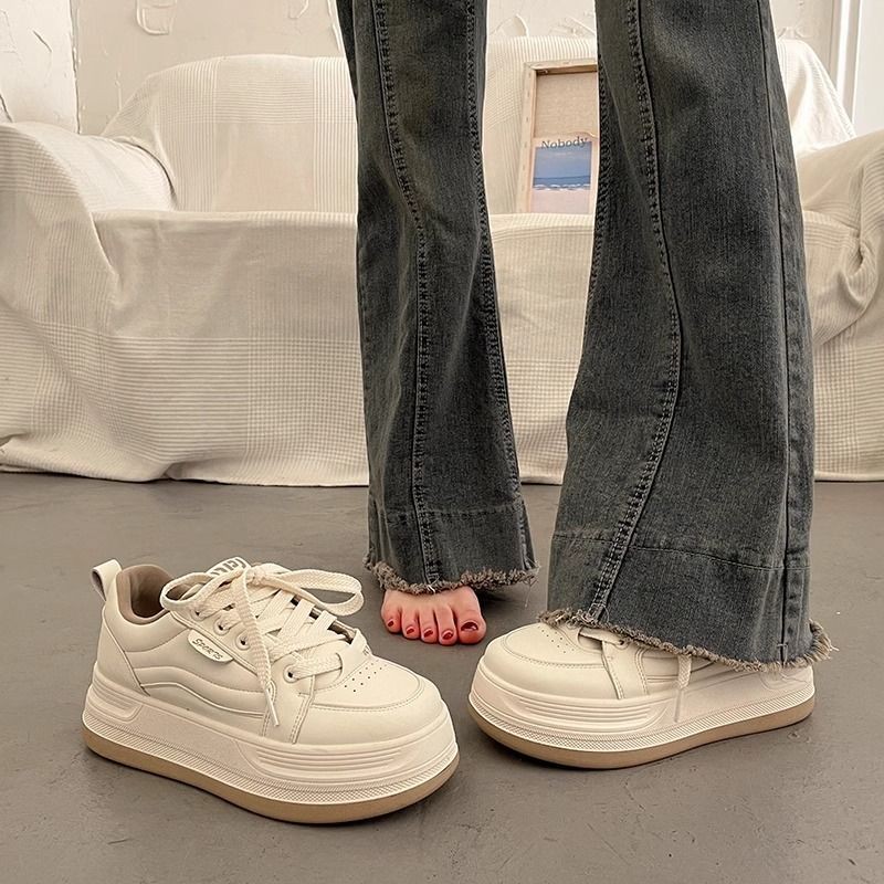 Sepatu Sneakers Putih Wanita Kasual Serbaguna Tingkat Tinggi dengan Sol Tebal